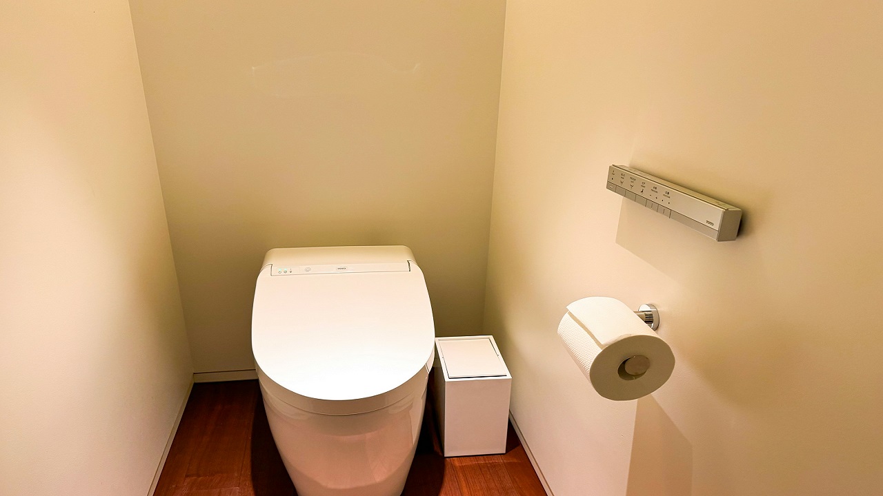 toilet commode